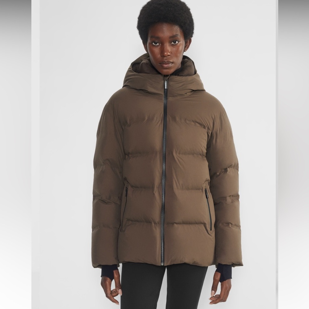 Aritzia Superpuff 2O Size Small in Mocha